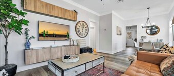 Charming Waco Oasis + hot tub - 8 mins to Baylor & Magnolia