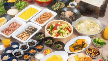 Daily buffet breakfast for a fee