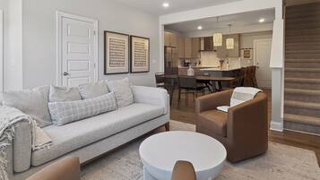 Una Smart TV, una pantalla de ordenador