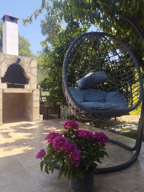 Terrace/patio - Villa with glass-enclosed pool in the city center (Muğla)