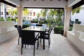 Outdoor dining - Beautiful apartment near the beach! Ideal for families! (Punta Cana)