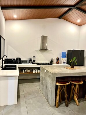 Fridge, microwave, oven, stovetop - Mango House Pavones (Provincia de Puntarenas)