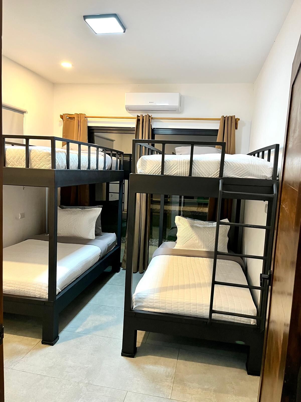 3 camere, una cassaforte in camera, ferro/asse da stiro, Wi-Fi gratuito