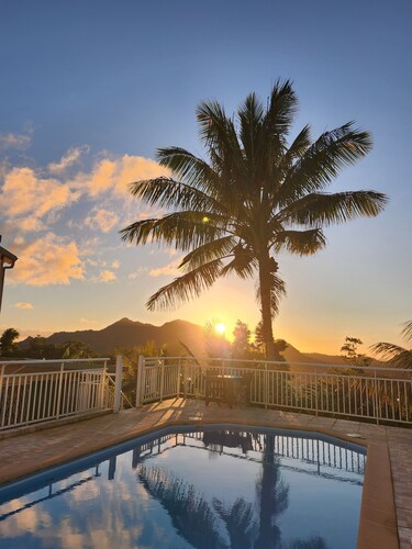 Top of 100m2 villa with pool overlooking les saintes and la soufrière