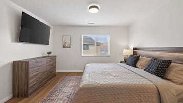 3 bedrooms, iron/ironing board, WiFi, bed sheets