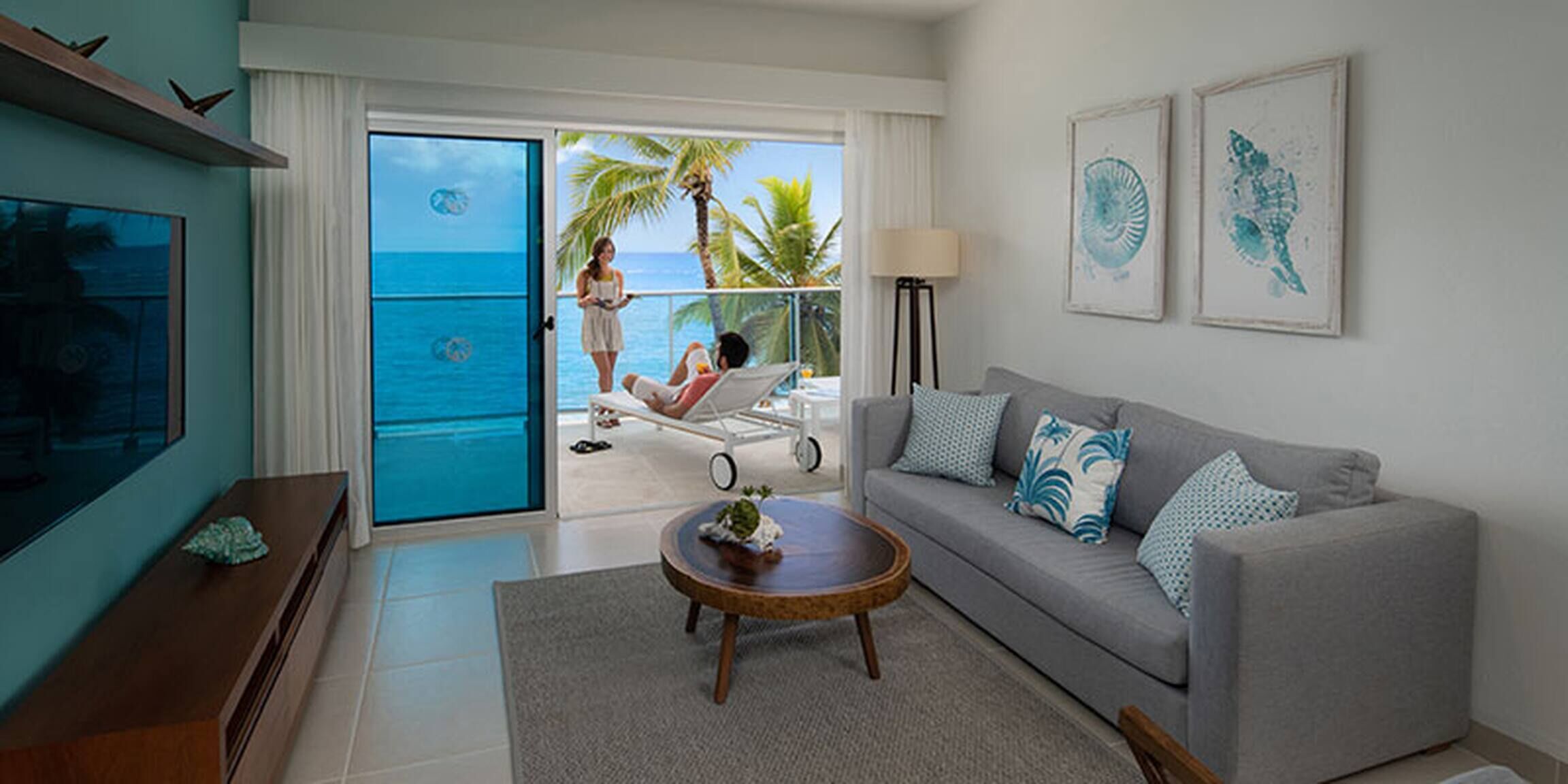 Apartment, 2 Bedrooms, Balcony, Ocean View | Living room