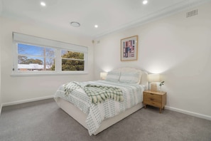 4 Schlafzimmer, Bügeleisen/Bügelbrett, WLAN, Bettwäsche