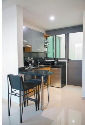 Private kitchen - Cedar. Hotel room. New and centrally located. (Arandas)