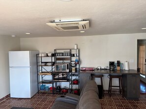Interior - Large, well equipped Studio with Queen Bed and new bathroom. (Tucson)