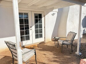 Terrace/patio - Large, well equipped Studio with Queen Bed and new bathroom. (Tucson)