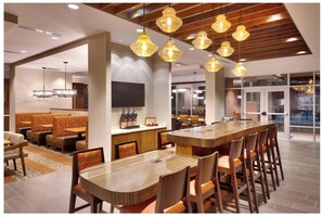 Dining - Cozy 1-bedroom hotel suites 2 Queens,1 Double in superb Moab with Free breakfast (Moab)