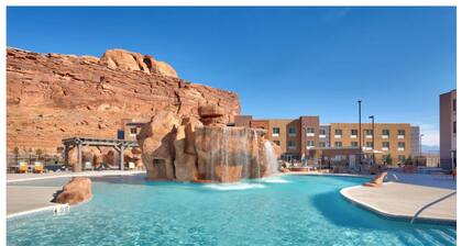 Cozy 1-bedroom hotel suites 2 Queens,1 Double in superb Moab with Free breakfast