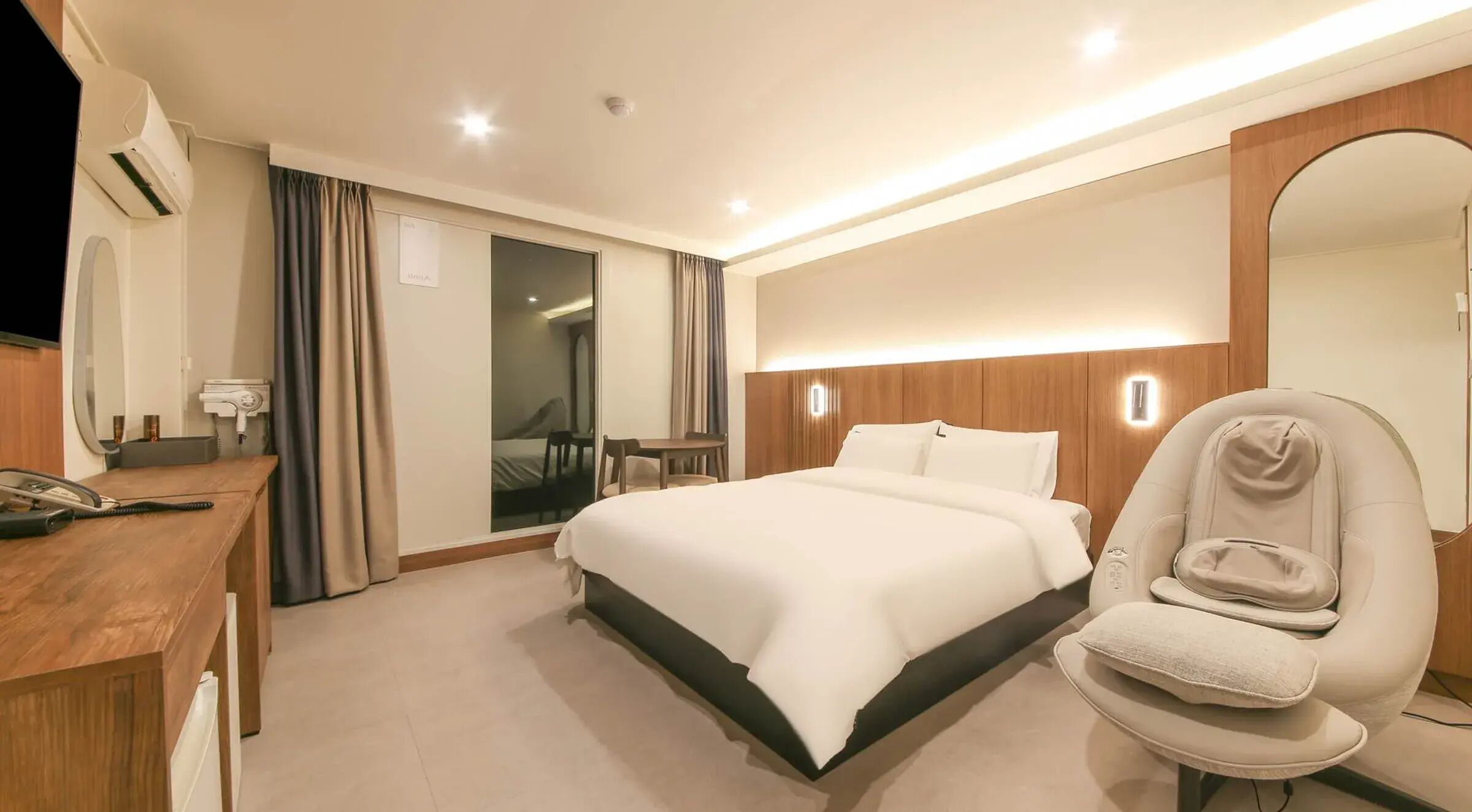 Phòng đôi Deluxe, 1 phòng ngủ, không hút thuốc, quang cảnh thành phố | Chăn bông, màn/rèm cản sáng, truy cập Internet không dây miễn phí 