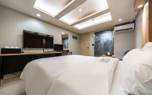 Standard Double Room | Free WiFi