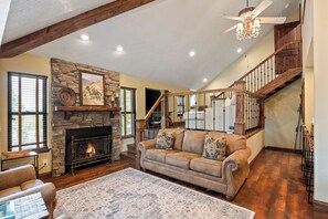 Smart TV, fireplace - Canyons Retreat: Alpine Charm, Shared Hot Tub/Pool, Sleeps 10, Cozy Fireplace (Park City)