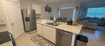 Experience Orlando Magic at Tana: Your Lakeview Oasis minutes from Disney!