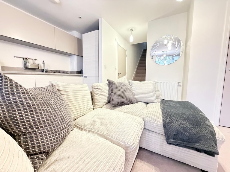 Luxury 2 Bedroom Duplex Near O2 Arena, Excel Centre & Canary Wharf - Ilford