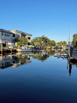 Marina - Waterfront 2BR Oasis, Quiet Island Near Beach and Airport and Hard Rock Stadium (Fort Lauderdale)