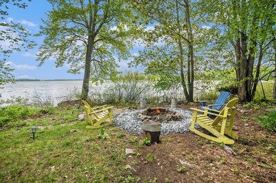 Nature Lovers - Waterfront - Lower Rideau Lake - Pet-Friendly!