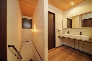 Comfort Condo, Non Smoking | Blackout drapes, iron/ironing board, free WiFi, bed sheets - Lily House (Beppu)