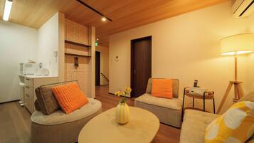 Comfort Condo, Non Smoking | Living area | Flat-screen TV