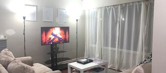 Room in Burnaby w/ FREE Street Parking