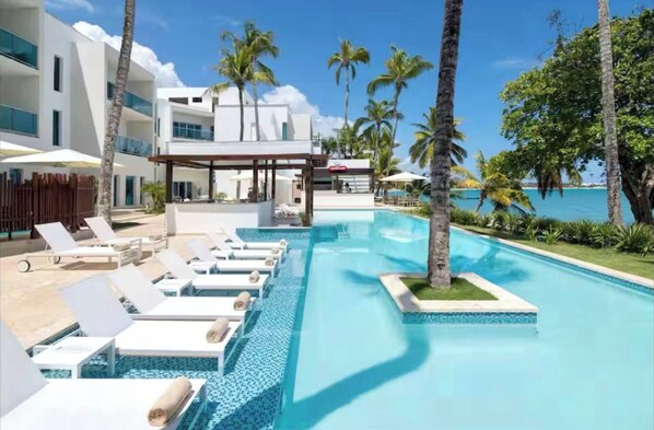 Pool - Presidential Suites 1 Bedroom With Kitchen (Sosúa)