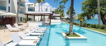 Presidential Suites 1 Bedroom With Kitchen