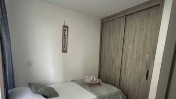 1 間睡房、上網、床單