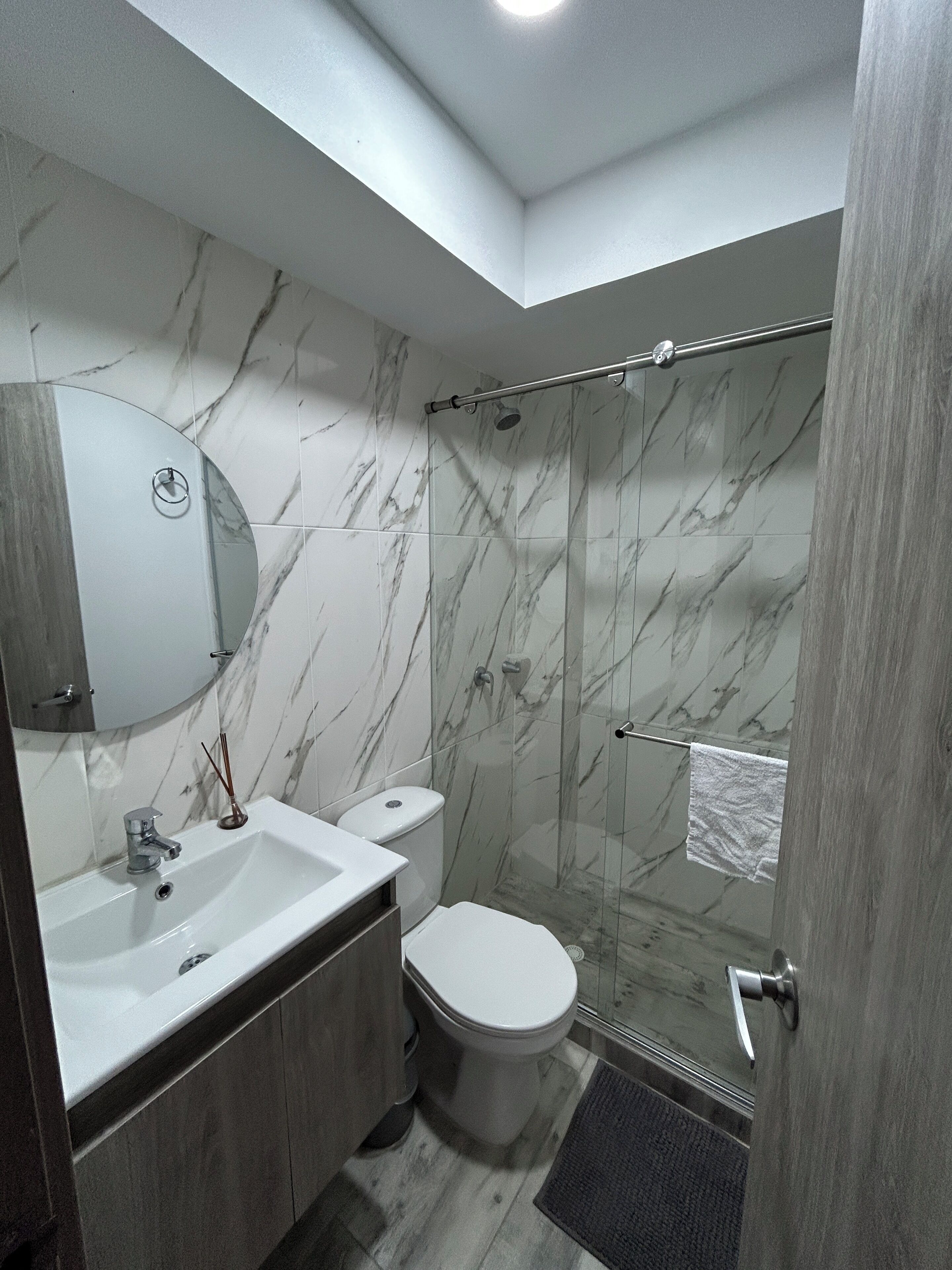 Handtücher, Seife, Toilettenpapier