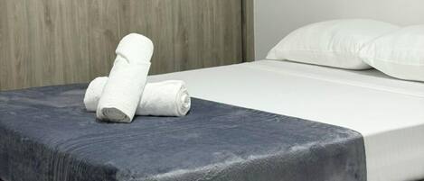 1 bedroom, internet, bed sheets