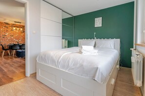 2 dormitorios, tabla de planchar con plancha, wifi y ropa de cama