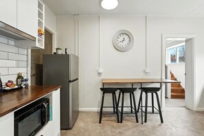 Kühlschrank, Mikrowelle, Ofen, Toaster