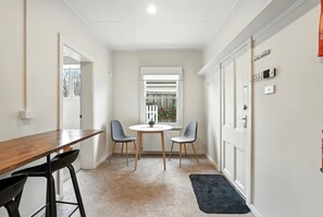 Dining - Dunn Cottage North Hobart x 6 (North Hobart)