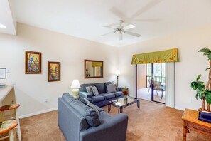 Table football, offices - 1st floor condo w/ sauna, shared pools, patio, limited-mobility access, gym (Kissimmee)