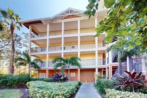 Exterior - 1st floor condo w/ sauna, shared pools, limited-mobility access, patio, gym (Kissimmee)