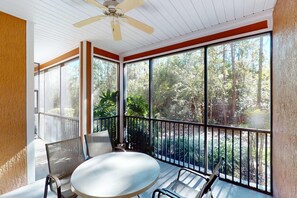 Dining - 1st floor condo w/ sauna, shared pools, limited-mobility access, patio, gym (Kissimmee)