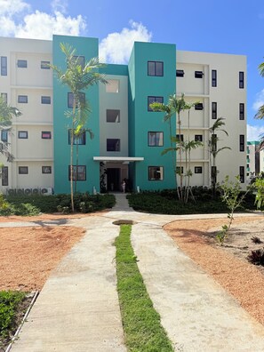 Exterior - Gorgeous 2-bedroom apartment with AC in Punta Cana (Punta cana)