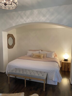 1 bedroom, iron/ironing board, WiFi, bed sheets - Quiet 1-bedroom studio with AC in La Quinta.Walk to CoachellaFest/Stagecoach. (La Quinta)