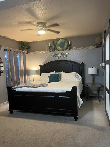 Spacious 4-bedroom house in lovely Summerset with AC