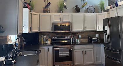 Spacious 4-bedroom house in lovely Summerset with AC