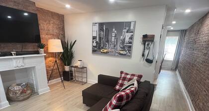 The Victorian Row: private patio, 17 min to NYC