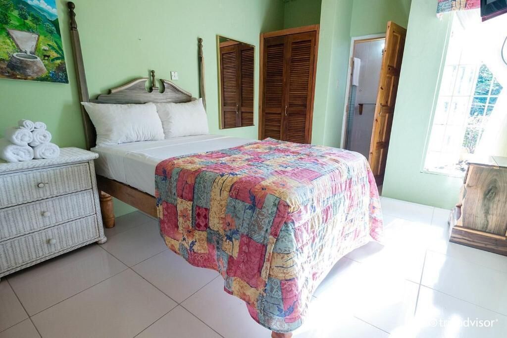 Blackout curtains, iron/ironing board, free WiFi