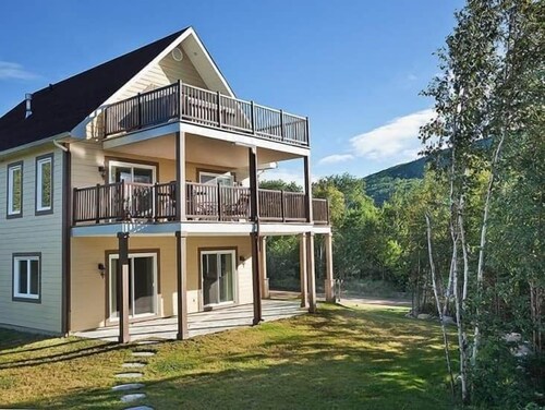 Boisia: Spa, pool table, 5bdr, 10 min to Massif