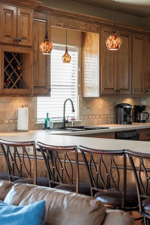 Interior - Steps from the beach with amazing views (Bolivar Peninsula)