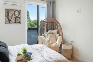 Schreibtisch, Bügeleisen/Bügelbrett, Reisekinderbett, kostenloses WLAN