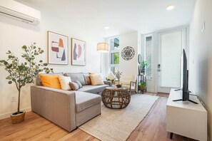 Smart TV - New Townhome|Rooftop Views|Direct Bus SEA|Walkable (Seattle)