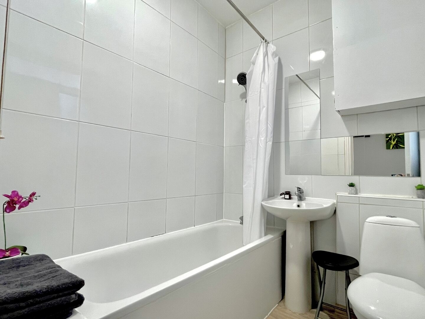 Secador de pelo, toallas