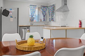 Dining - Fresh beach house Forster (Forster)