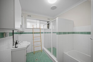 Soap, toilet paper - Fresh beach house Forster (Forster)